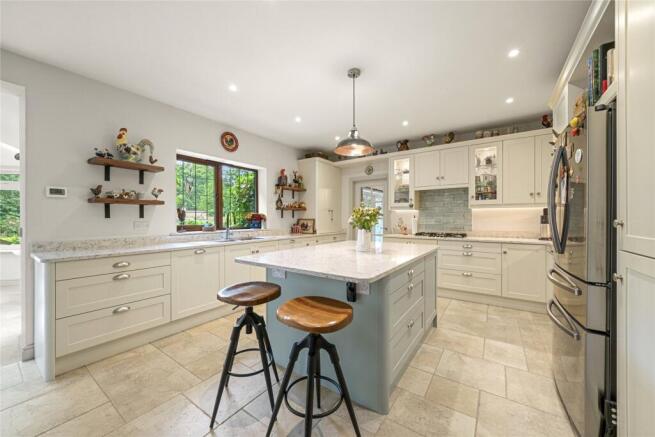 Broadlands Road, Brockenhurst, Hampshire, SO42 photo 4