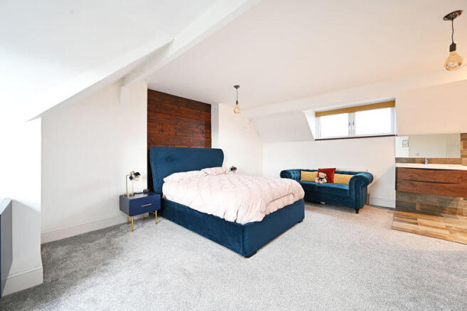 4 bed Terraced for sale Image 4