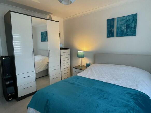 bedroom.jpg