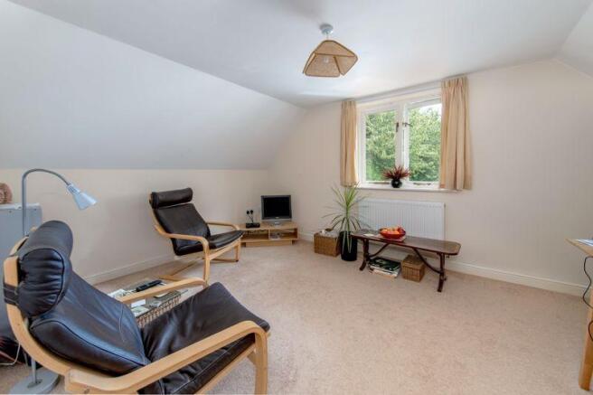 Annexe sitting...