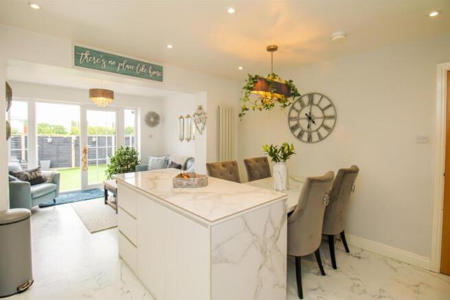 2 bed Detached Bungalow for sale Image 5