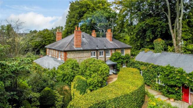 Main House & Cottage