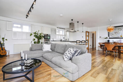 Longcroft House, Fretherne Road, WGC