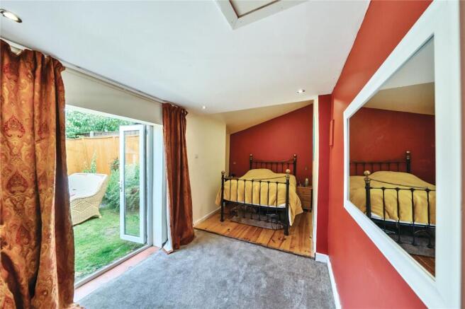 4 bed House for sale Image 9