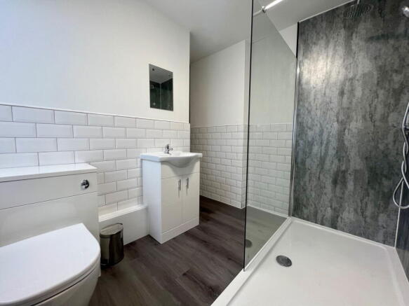 5 bed House of Multiple Occupation for sale Image 7