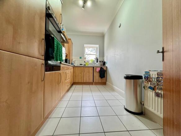 L- Kitchen