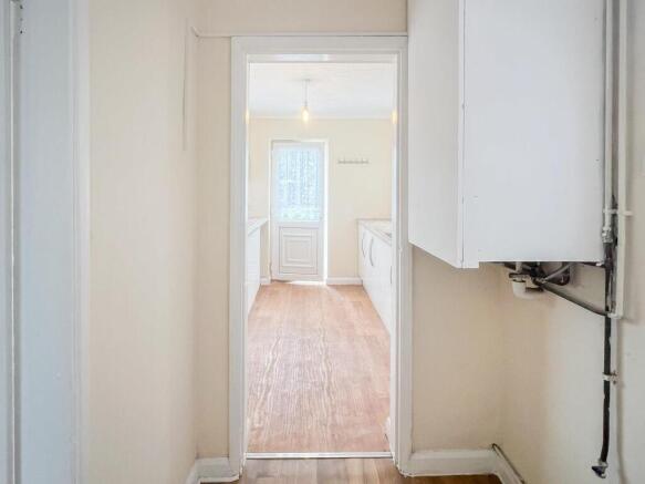3 bed Semi-Detached for sale Image 8
