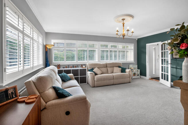 5 bed Detached Bungalow for sale Image 8