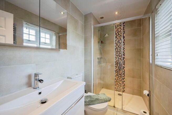 4 bed Detached for sale Image 12
