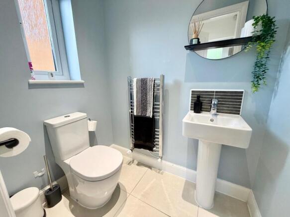 4 bed Detached for sale Image 10