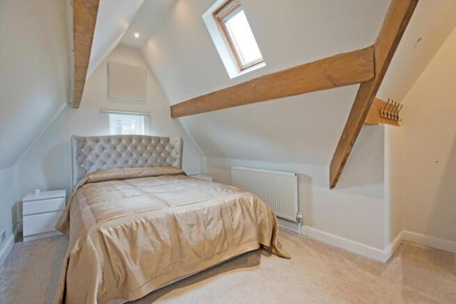 4 bed Maisonette for sale Image 8