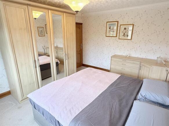 3 bed Detached Bungalow for sale Image 10