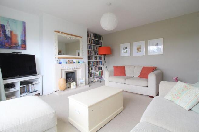 SITTING ROOM (Pho...