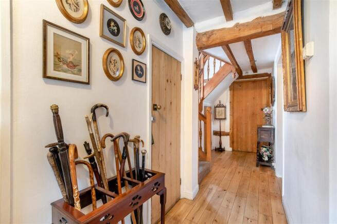 8689263-interior44.jpg