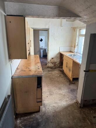 3 bed Terraced for sale Image 4