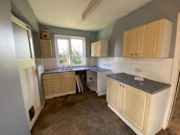 73 Ainsworth Avenue, Horwich, Bolton, Greater Manchester BL6 6NN photo 4