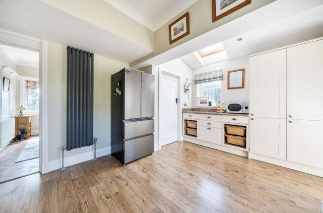 3 bed Semi-Detached for sale Image 7