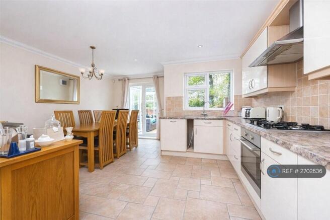Kitchen/ Breakfast Room ( Communal) 3 People Max