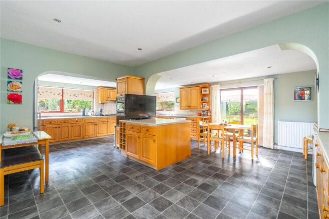 Spacious Kitchen
