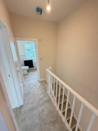 3 bed Terraced to rent Image 7
