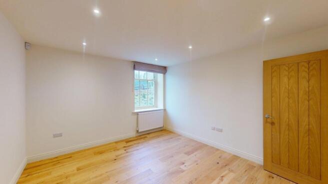 4 bed Mews to rent Image 8