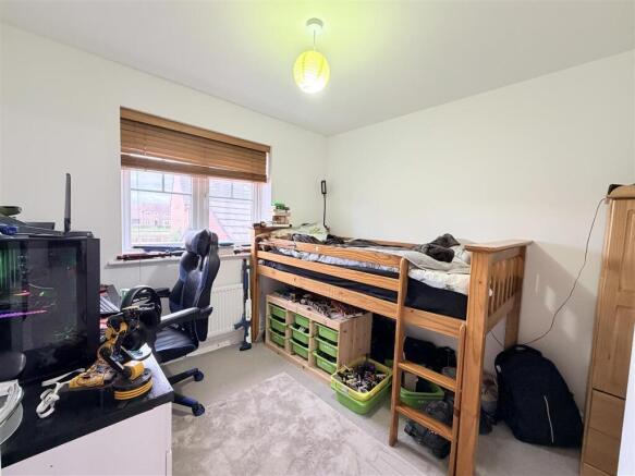 4 bed Detached for sale Image 11