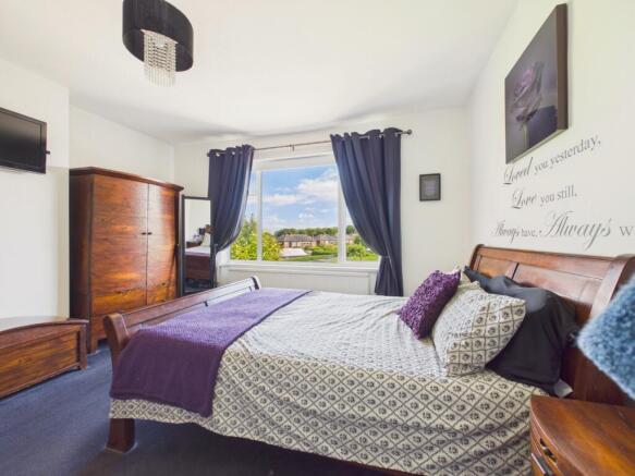 4 bed Semi-Detached for sale Image 10