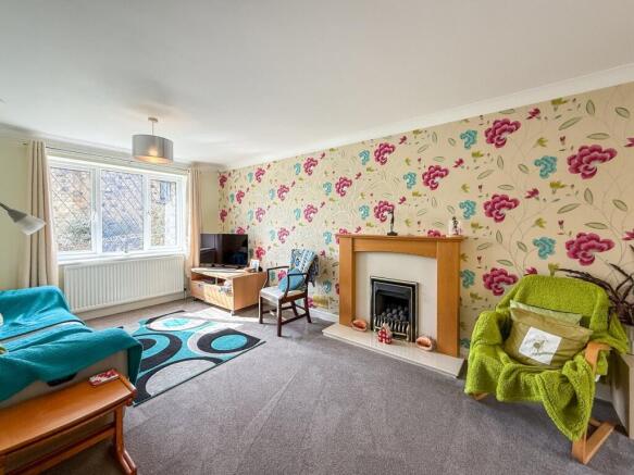 4 bed Detached for sale Image 9