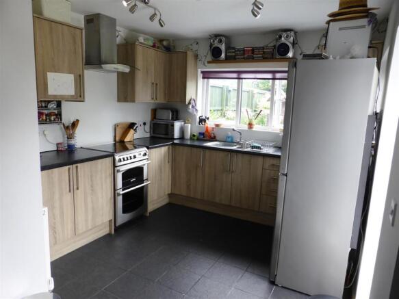KITCHEN/BREAKFAST RO