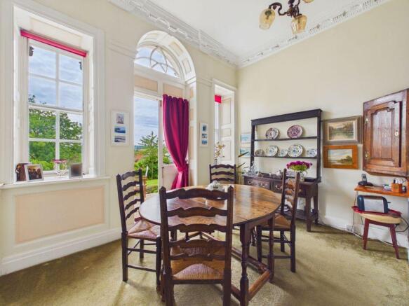3 bed Apartment for sale Image 9