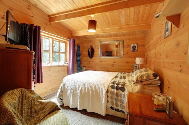 Bedroom 1 (Double)