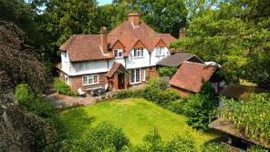 Heather Cottage, Littleworth Road, The Sands, Farnham GU10 1JW