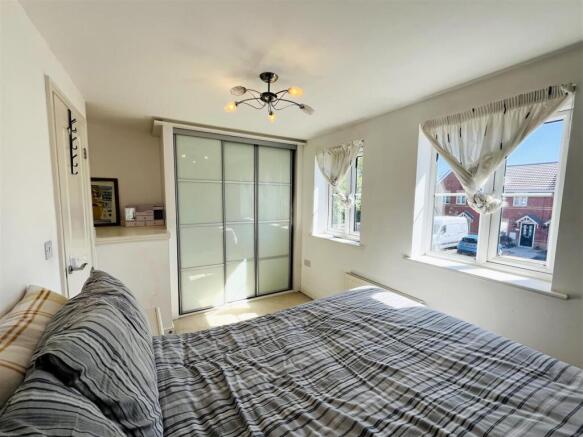 3 bed Terraced for sale Image 7
