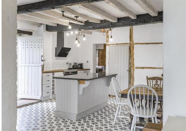 Blythbury Farmhouse Cottage-3.jpg