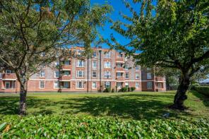 Flat 14, Thornton Court, Grand Drive, Raynes Park, London SW20 9HJ