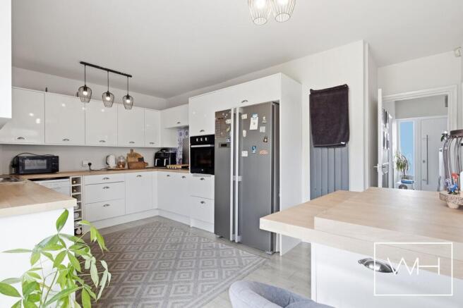 3 bed House for sale Image 11