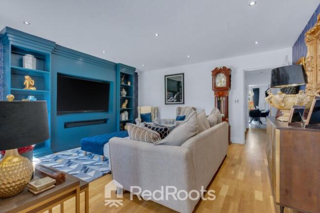 4 bed Detached for sale Image 10