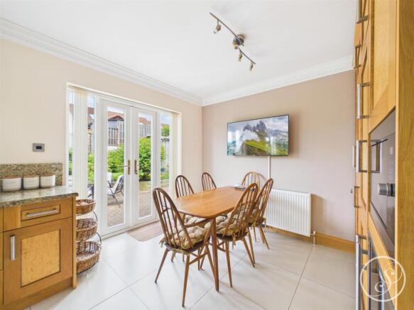4 bed Not Specified for sale Image 10