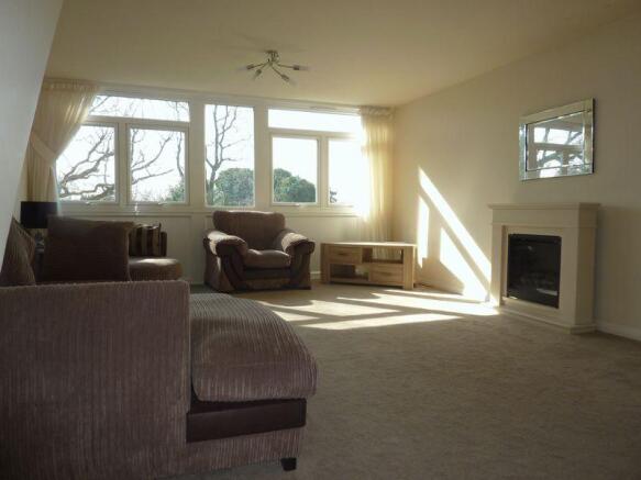 Lounge angle 2