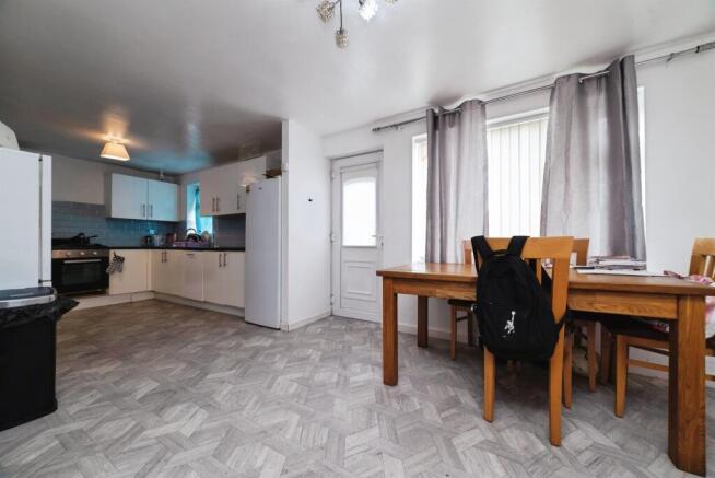 4 bed Terraced for sale Image 7