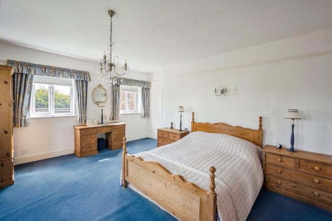 4 bed Detached for sale Image 12