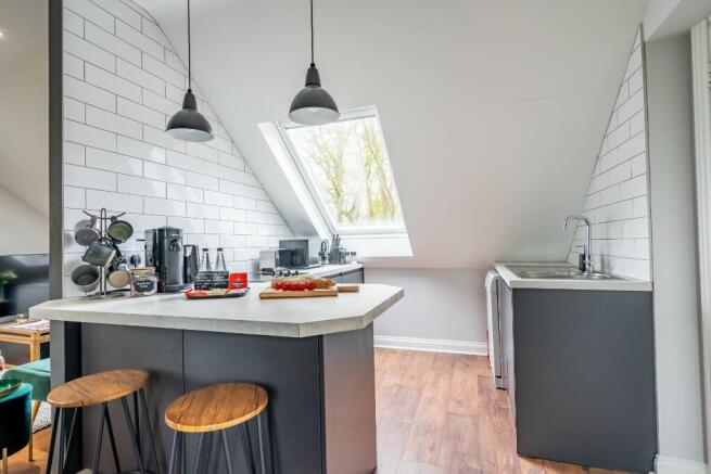 1 bed Apartment to rent Image 6