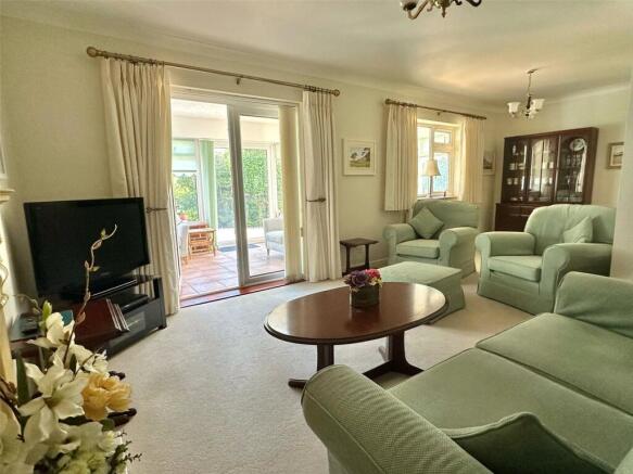 Shorefield Way, Milford on Sea, Lymington, Hampshire, SO41 photo 3