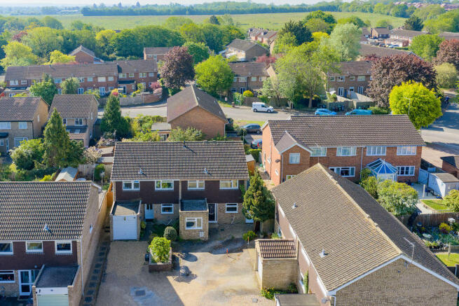 House in St Albans, Jersey Farm, Sandridge - View 4