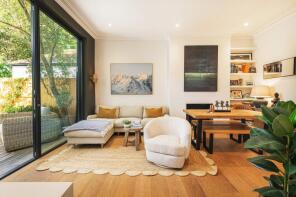 Flat B, 11, Thornton Avenue, London SW2 4HL