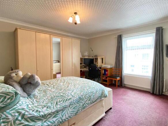 2 bed Terraced for sale Image 12