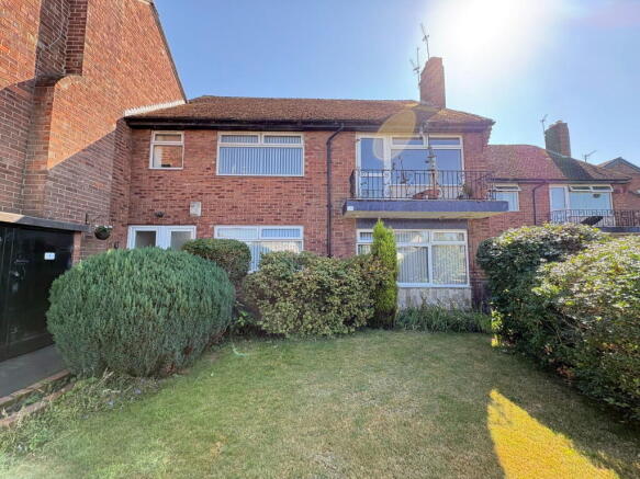 2-bed flat on Altway Court, Aintree, £135,000