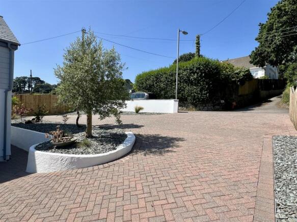 DRIVEWAY PARKING