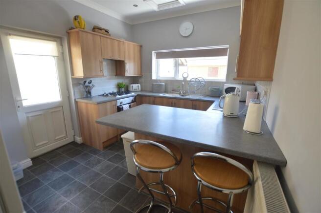 Kitchen1.JPG
