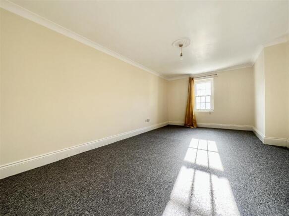 6a Prings Court 2.JPG